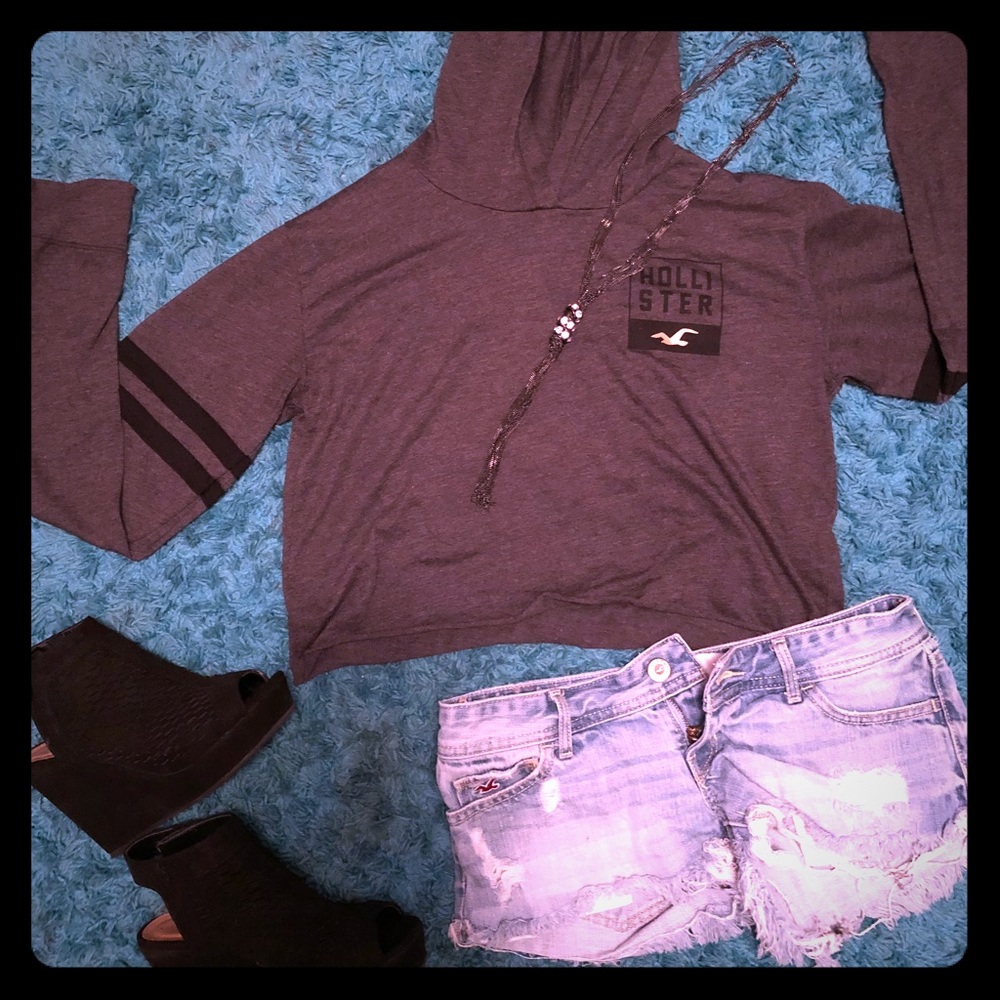 Long sleeve hooded half shirt!!!